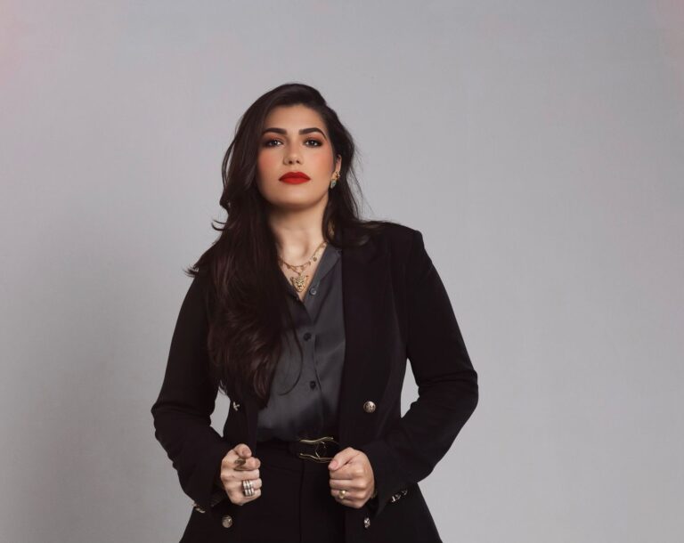 Advogada ‘hacker justiceira’: Acusada de desmascarar stalker, expor criminosos virtuais e questionar a morosidade do sistema