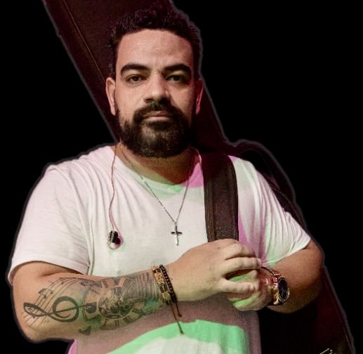 Leandro Galvão: Pastor, Cantor e Autor Que Está Transformando Vidas Leandro Galvão: Pastor, Cantor e Autor Que Está Transformando Vidas