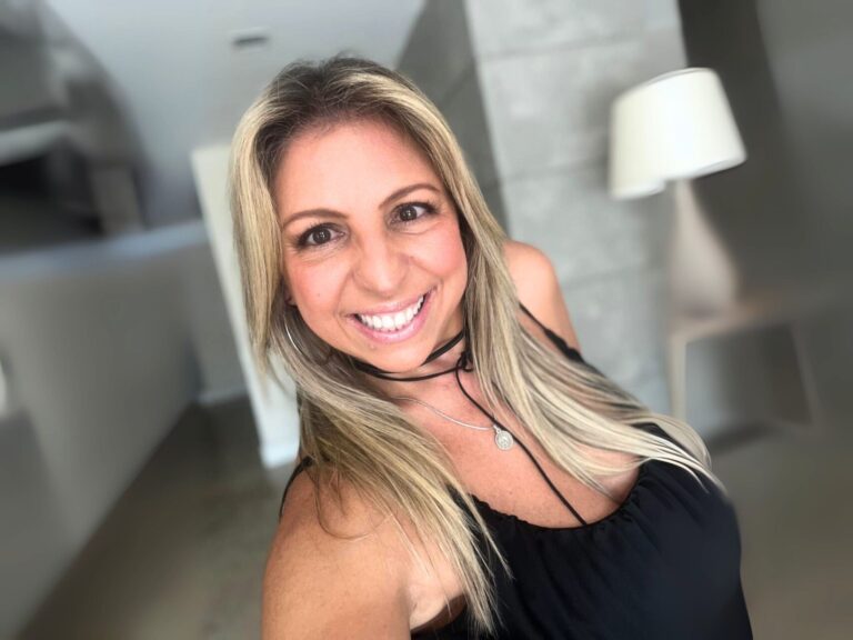 “Eu me apaixonei de verdade!”, diz Fabiana Chechia, que participou de “Casamento às Cegas” “Eu me apaixonei de verdade!”, diz Fabiana Chechia, que participou de “Casamento às Cegas”