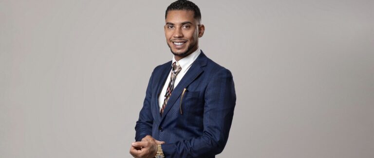 A trajetória do Dr. Danilo Lourusso e a consolidação da GoldSmile na odontologia estética A trajetória do Dr. Danilo Lourusso e a consolidação da GoldSmile na odontologia estética