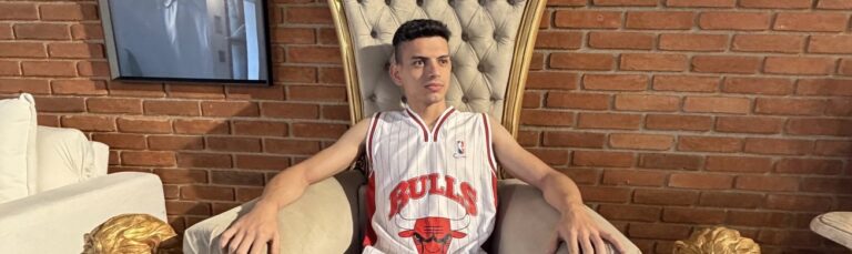 Yuri: Um Sonho Renascente Através da Música Yuri: Um Sonho Renascente Através da Música