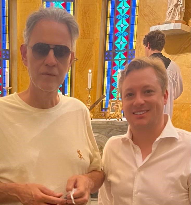 Encontro entre Felipe Menegat e Andrea Bocelli destaca fé e música Encontro entre Felipe Menegat e Andrea Bocelli destaca fé e música