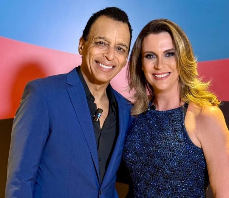 Dani Stolai entrevista Jon Secada em Miami para o programa All Inclusive