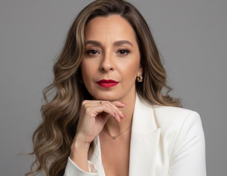 Rosielen Carvalho se destaca na estética regenerativa com método voltado à recuperação de sobrancelhas e saúde capilar Rosielen Carvalho se destaca na estética regenerativa com método voltado à recuperação de sobrancelhas e saúde capilar